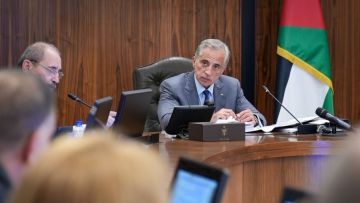 رئيس الوزراء يوجه بإجراءات فورية لإصلاح البنية التحتية المتضررة من المنخفض الجوي