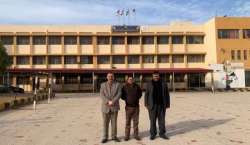 الجريري يواصل زياراته الميدانية لمتابعة اعمال الصيانة في مدرسة الجيزة الثانوية للبنين.