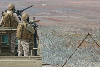 القوات المسلحة تحبط محاولة تسلل 3 اشخاص على واجهاتها الشمالية