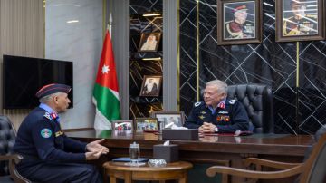 الملك يطلع على تجهيزات الأمن العام للتعامل مع الظروف الجوية