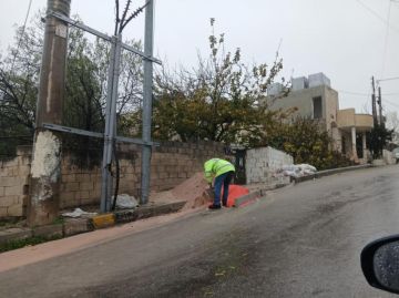 بلدية عجلون ترفع جاهزيتها وتعلن حالة الطوارئ للتعامل مع المنخفض بلدية عجلون ترفع جاهزيتها وتعلن حالة الطوارئ للتعامل مع المنخفض