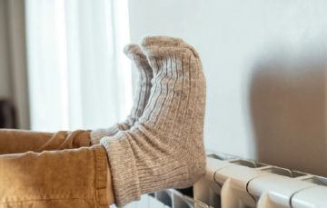 سبب برودة اليدين والقدمين باستمرار سبب برودة اليدين والقدمين باستمرار