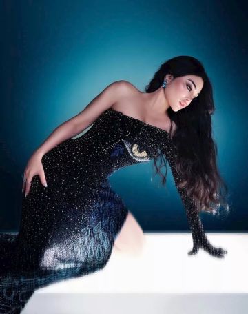 هيفاء وهبي تخطف الأنظار بفستان أسود جريء .. صور