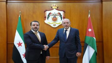 الصفدي يبحث هاتفيا مع نظيره السوري تطورات الأوضاع في سوريا الصفدي يبحث هاتفيا مع نظيره السوري تطورات الأوضاع في سوريا