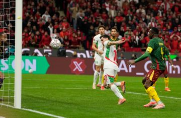المغرب يفك عقدته أمام الكاميرون ويبلغ نصف نهائي كأس إفريقيا (فيديو) المغرب يفك عقدته أمام الكاميرون ويبلغ نصف نهائي كأس إفريقيا (فيديو)