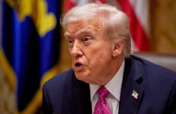 ترامب: الرئيس السوري أحمد الشرع يعمل بجد كبير ونحن نحاول حماية الأكراد ترامب: الرئيس السوري أحمد الشرع يعمل بجد كبير ونحن نحاول حماية الأكراد