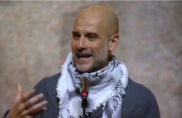 غوارديولا بالكوفية الفلسطينية.. يهاجم الصمت العالمي ويدعم فلسطين علنا (فيديو)