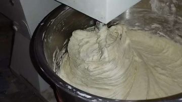 تفاصيل جديدة حول وفاة سيدة داخل عجانة طحين في أحد معامل الحلويات بعمان