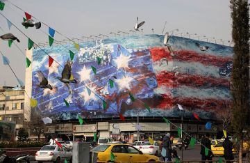 موقع عبري: واشنطن قلقة من نشاط عسكري غير تقليدي في طهران