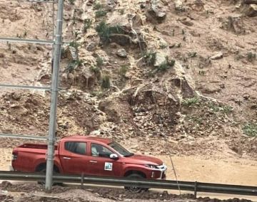 محافظ جرش: إعادة فتح شارع سيل الزرقاء الفرعي بعد إزالة انهيارات محافظ جرش: إعادة فتح شارع سيل الزرقاء الفرعي بعد إزالة انهيارات