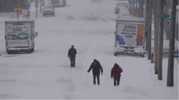 عاصفة ثلجية تقطع الكهرباء عن 600 ألف مشترك بأميركا