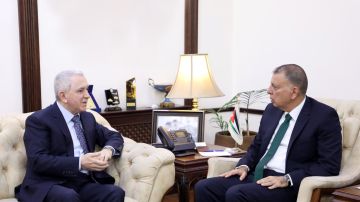 وزير الداخلية يلتقي سفير جمهورية أذربيجان