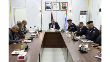 الفراية يتفقد سير العمل والخدمات في جسر الملك حسين