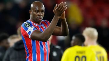 يوفنتوس يستهدف التعاقد مع هداف كرستال بالاس