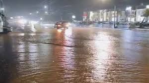 أشغال الكرك تتعامل مع ارتفاع منسوب مياه على جسر الثنية والمرج