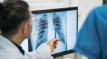 أطباء يحذرون من مخاطر تقلبات الطقس على الجهاز التنفسي والمناعة أطباء يحذرون من مخاطر تقلبات الطقس على الجهاز التنفسي والمناعة