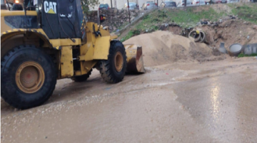 الكرك.. إغلاق كامل للطريق من جسر المشير حابس إلى وادي إطوي الكرك.. إغلاق كامل للطريق من جسر المشير حابس إلى وادي إطوي