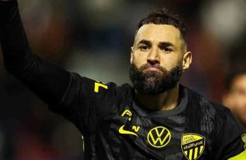 بعد تعثر المفاوضات مع اتحاد جدة.. ناد سعودي يسعى لضم كريم بنزيما إلى صفوفه