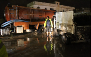 سحب تجمعات مياه حول منزل في المفرق