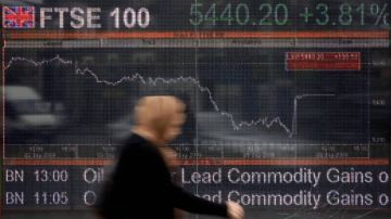 أسواق الأسهم البريطانية تفتتح على انخفاض طفيف