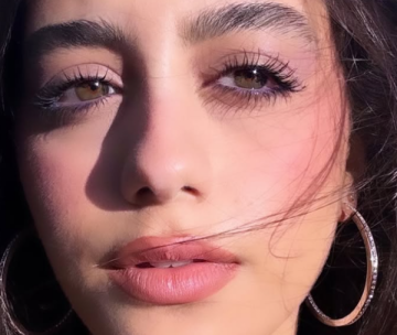 درجات ألوان أحمر شفاه نهارية مستوحاة من النجمات .. إشراقة طبيعية وأنوثة