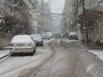 منخفض جوي الجمعة يحمل أمطارا غزيرة متوقع امتزاجها بالثلج في هذه المناطق .. تفاصيل