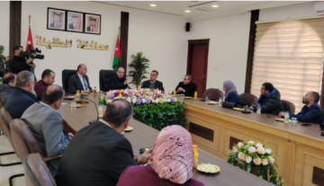 وزير الإدارة المحلية يتفقد عددا من البلديات بالطفيلة