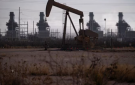 النفط يرتفع وسط مخاوف بشأن الإمدادات