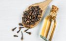 زيت القرنفل للبشرة: كنز عطري يعالج الحبوب ويقاوم التجاعيد - jo