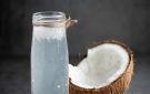 أيهما أفضل لإشراق البشرة ماء الأرز أم ماء جوز الهند؟