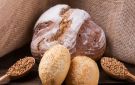 لضبط سكر الدم.. أيهما أفضل الخبز الأسمر أم الأبيض؟