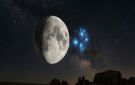 الجمعية الفلكية: اقتران القمر بالثريا يزين سماء الأردن والمنطقة ليلة الثلاثاء