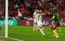 المغرب يفك عقدته أمام الكاميرون ويبلغ نصف نهائي كأس إفريقيا (فيديو)