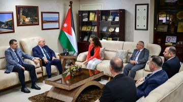 الهاشمية تبحث آفاق الشراكة مع المؤسسات التعليمية الفرنسية الهاشمية تبحث آفاق الشراكة مع المؤسسات التعليمية الفرنسية