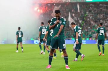 الأخضر السعودي يستعيد كأس الخليج بعد غياب 22 عاما على حساب الإمارات الأخضر السعودي يستعيد كأس الخليج بعد غياب 22 عاما على حساب الإمارات