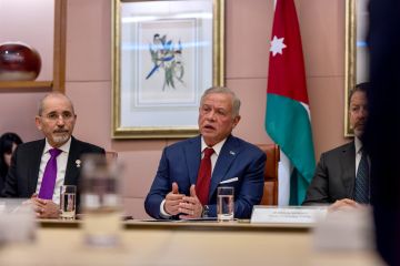 الملك يدعو إلى وقف الاعتداءات الإسرائيلية في الضفة والقدس الملك يدعو إلى وقف الاعتداءات الإسرائيلية في الضفة والقدس