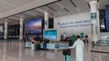 مقتل 3 سعوديين باستهداف مطار الملك خالد الدولي في الرياض مقتل 3 سعوديين باستهداف مطار الملك خالد الدولي في الرياض