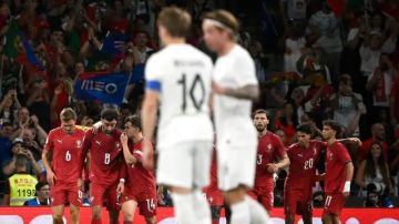 البرتغال تهزم النرويج .. والجماهير تستحضر رونالدو بالأقنعة البرتغال تهزم النرويج .. والجماهير تستحضر رونالدو بالأقنعة