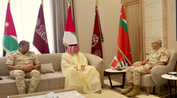 رئيس هيئة الأركان المشتركة يستقبل السفير البحريني رئيس هيئة الأركان المشتركة يستقبل السفير البحريني