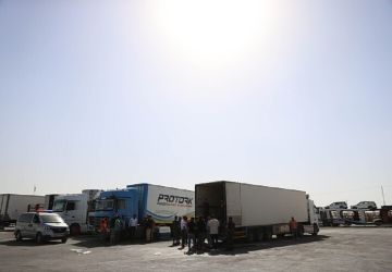 سوريا تعلن عودة حركة المسافرين والحركة التجارية عبر معبر نصيب الحدودي مع الأردن سوريا تعلن عودة حركة المسافرين والحركة التجارية عبر معبر نصيب الحدودي مع الأردن