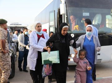 إجلاء الدفعة 35 من أطفال غزة المرضى للعلاج في الأردن إجلاء الدفعة 35 من أطفال غزة المرضى للعلاج في الأردن