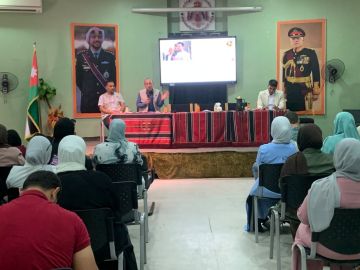 جلسات تعريفية بجائزة الحسين بن عبدالله الثاني للعمل التطوعي في إربد جلسات تعريفية بجائزة الحسين بن عبدالله الثاني للعمل التطوعي في إربد