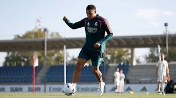 مبابي يبدأ التدريبات منفردا تمهيدا للعودة مع ريال مدريد مبابي يبدأ التدريبات منفردا تمهيدا للعودة مع ريال مدريد