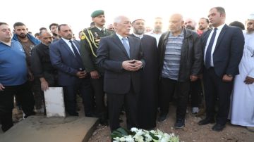 العيسوي يشارك في تشييع جثمان البرقاوي وينقل تعازي الملك العيسوي يشارك في تشييع جثمان البرقاوي وينقل تعازي الملك