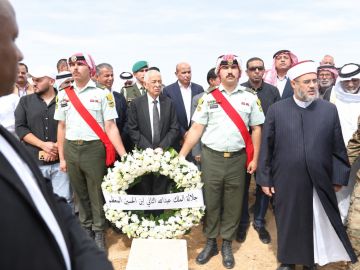 العيسوي ينقل تعازي الملك وولي العهد بوفاة سلامة الحجايا العيسوي ينقل تعازي الملك وولي العهد بوفاة سلامة الحجايا