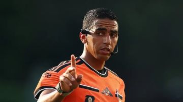 المغربي جلال جيد يدير نهائي السعودية والإمارات المغربي جلال جيد يدير نهائي السعودية والإمارات