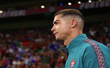 مدرب المنتخب البرتغالي والاتحاد يفتحان الباب أمام عودة رونالدو مدرب المنتخب البرتغالي والاتحاد يفتحان الباب أمام عودة رونالدو