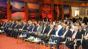 وزارة التربية تكرم المعلمين بمناسبة يومهم العالمي وزارة التربية تكرم المعلمين بمناسبة يومهم العالمي