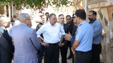 وزير الداخلية يزور بني كنانة والوسطية والأغوار الشمالية ومعبر وادي الأردن وزير الداخلية يزور بني كنانة والوسطية والأغوار الشمالية ومعبر وادي الأردن