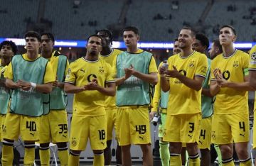 دورتموند يتجنب الاستحمام في ملعب باكو احترازيًا وإدارة الملعب تنفي خلل المياه